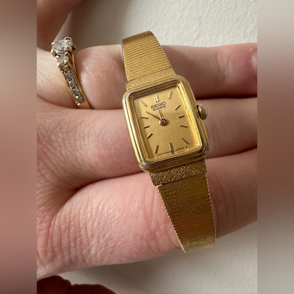 Seiko dainty Gold tone vintage wrist Watch